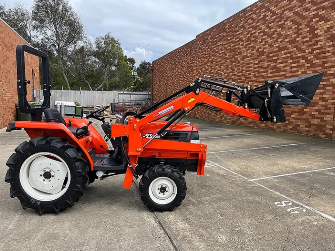 TRACTORS / PTO BACKHOE / TRACKED LOADER / EXCAVATOR