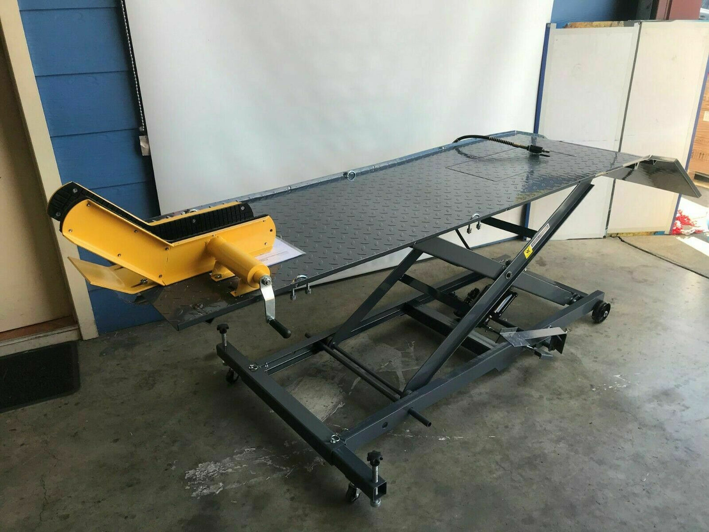 MOTORCYCLE LIFT BENCH, HOIST, AIR/HYD LIFT WORK BENCH Part No.: RMB6003B C 10