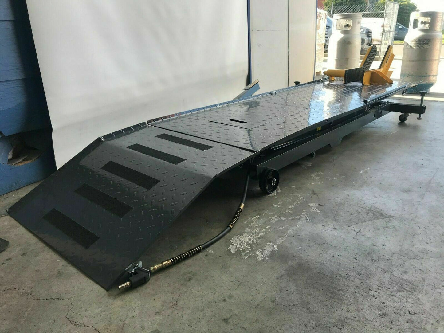 MOTORCYCLE LIFT BENCH, HOIST, AIR/HYD LIFT WORK BENCH Part No.: RMB6003B C 10