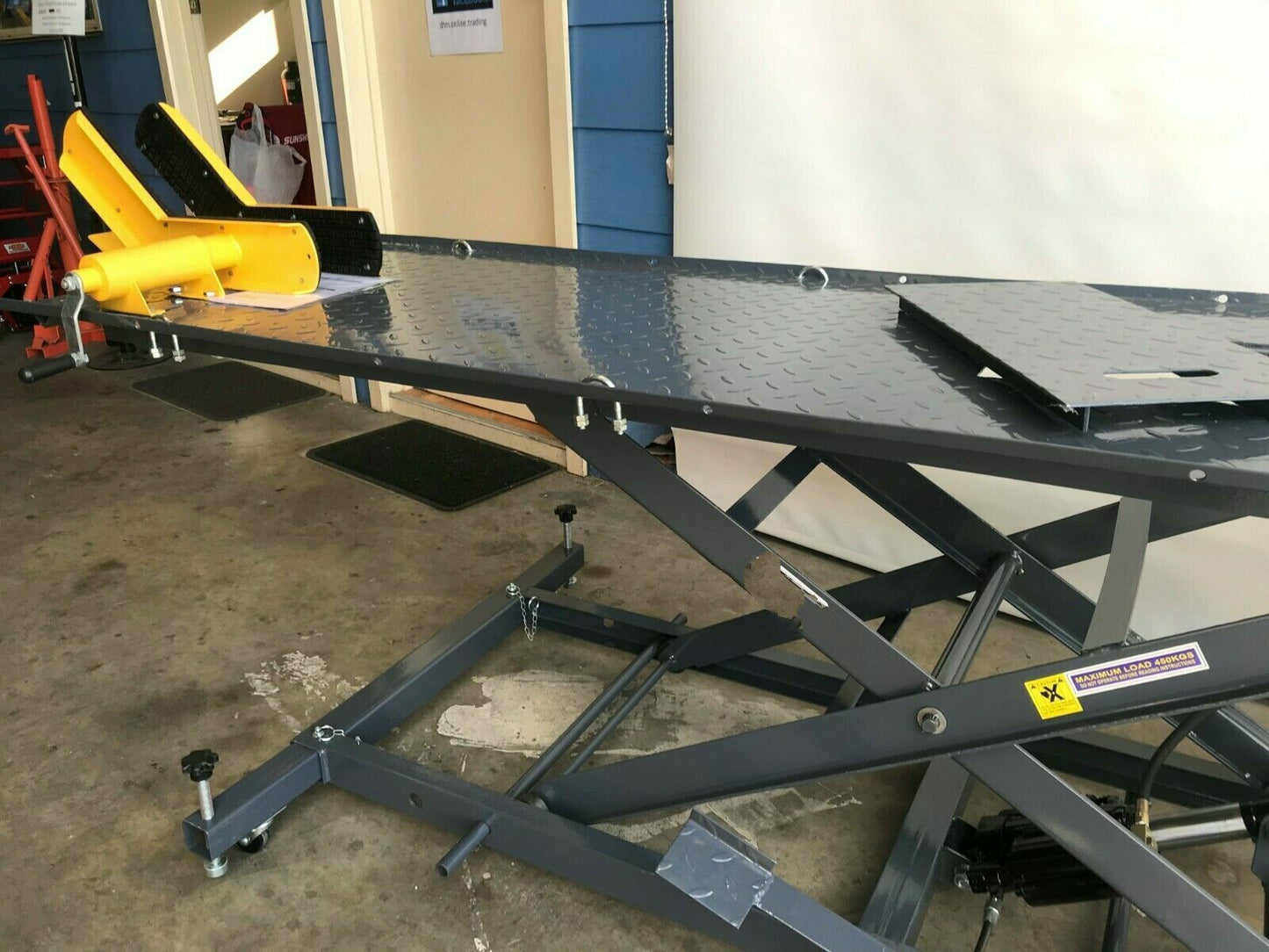 MOTORCYCLE LIFT BENCH, HOIST, AIR/HYD LIFT WORK BENCH Part No.: RMB6003B C 10