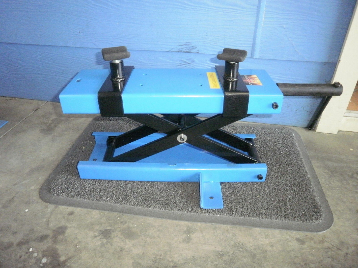 LIFT STAND – Motorcycle lift stand 500kg scissor lift jack Part No.: RMC1009B Code No 10