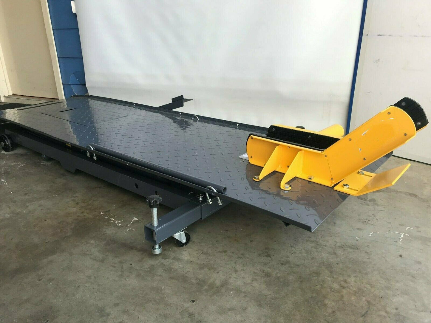 MOTORCYCLE LIFT BENCH, HOIST, AIR/HYD LIFT WORK BENCH Part No.: RMB6003B C 10