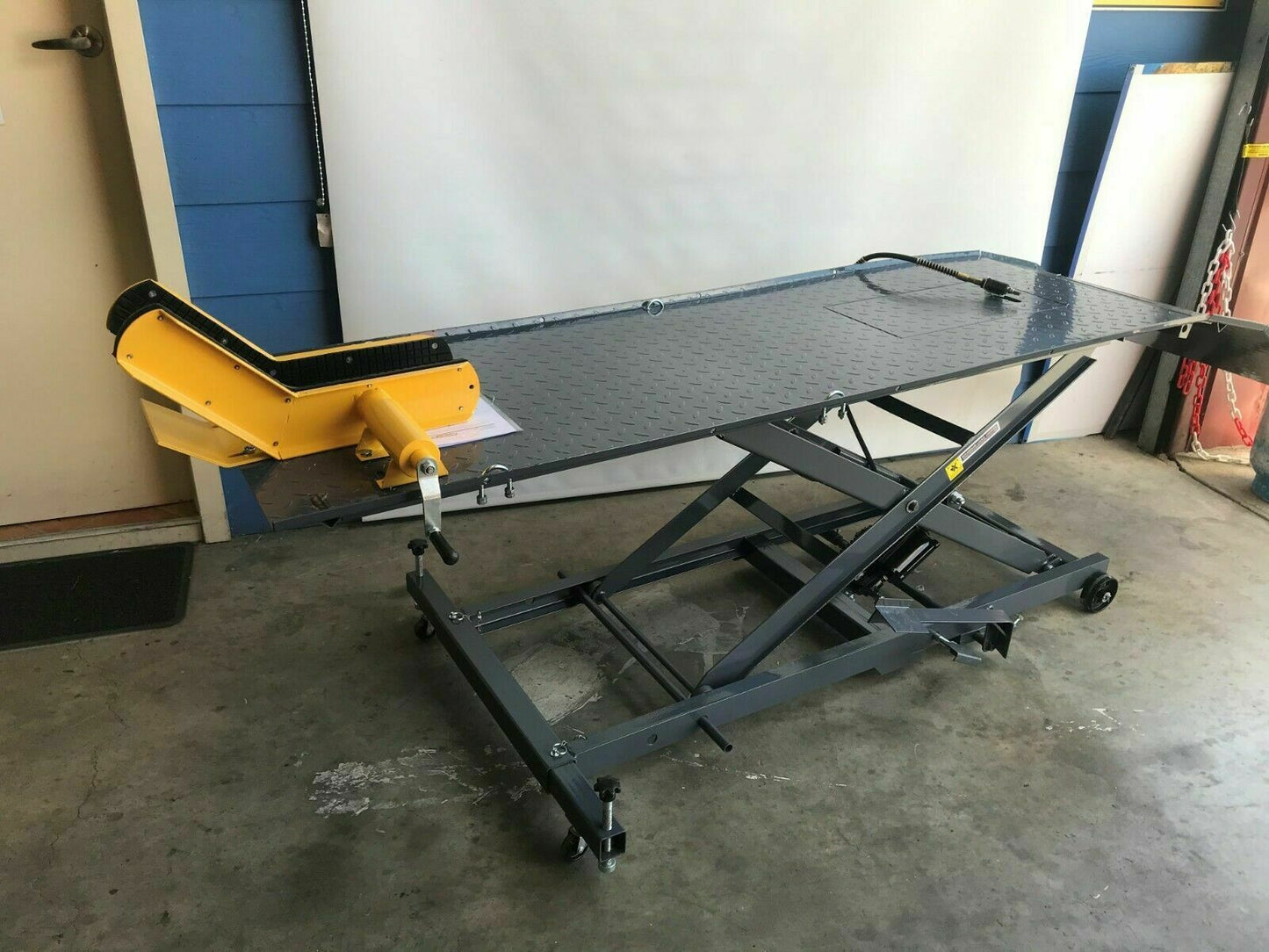 MOTORCYCLE LIFT BENCH, HOIST, AIR/HYD LIFT WORK BENCH Part No.: RMB6003B C 10